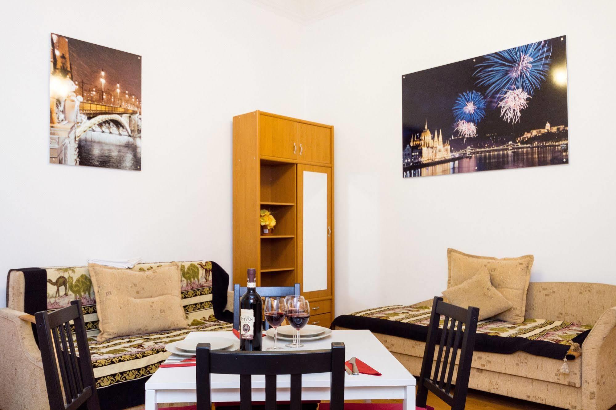 Like Home - Opera Apartments Budapest Kültér fotó
