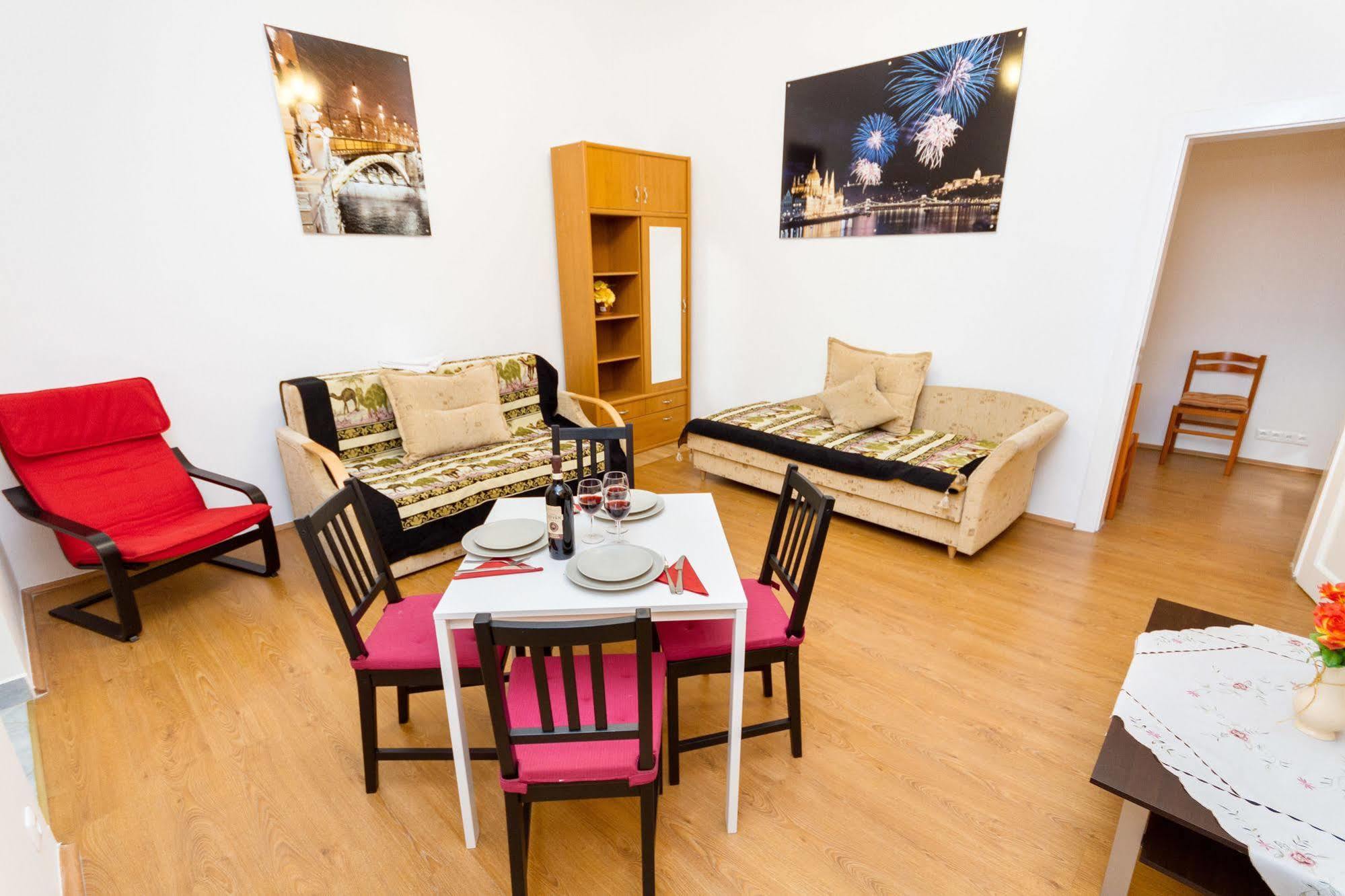 Like Home - Opera Apartments Budapest Kültér fotó