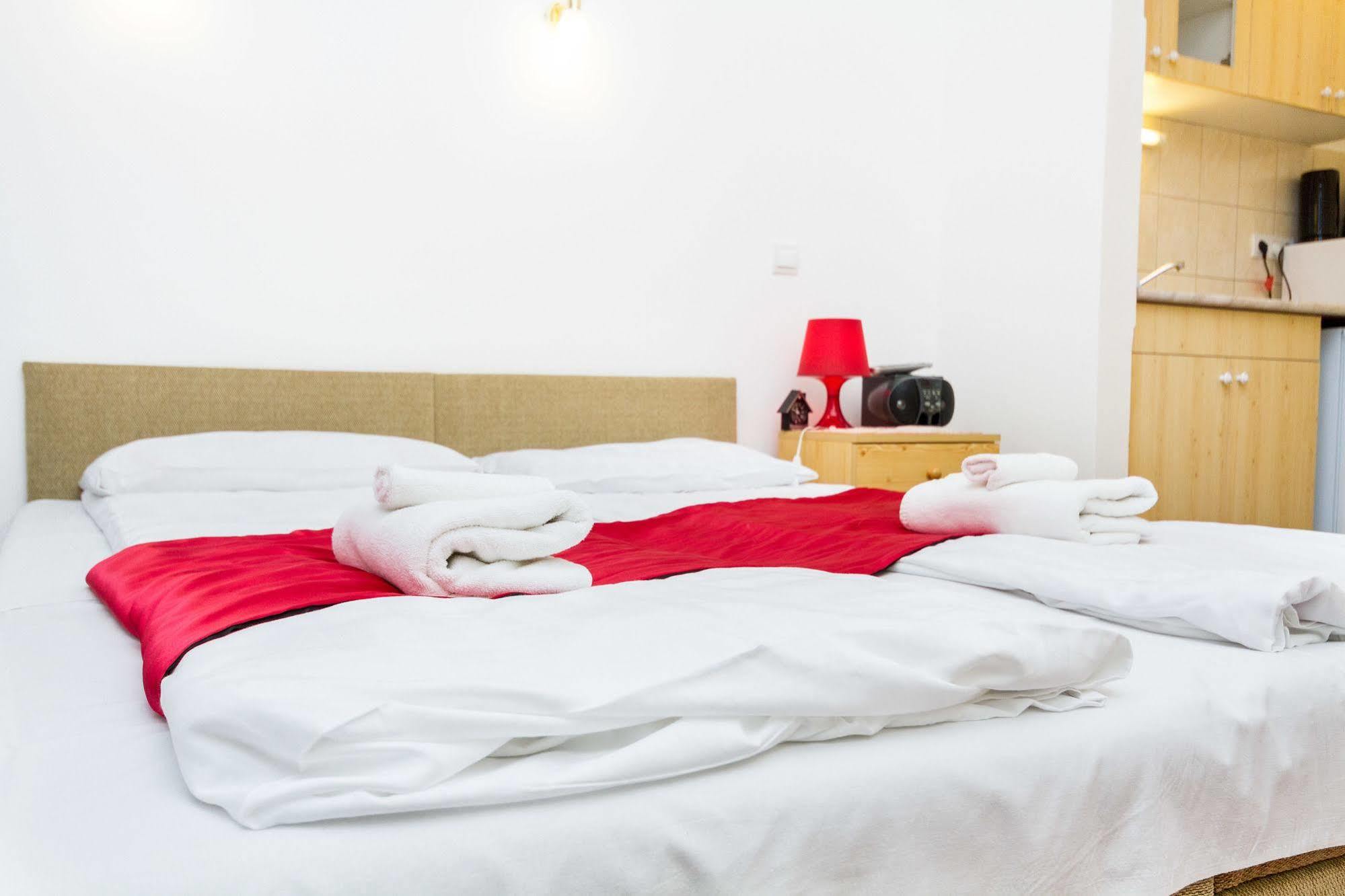 Like Home - Opera Apartments Budapest Kültér fotó